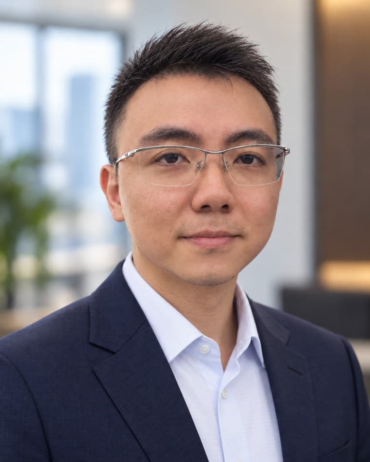 Professional portrait of author Chenyi Ang